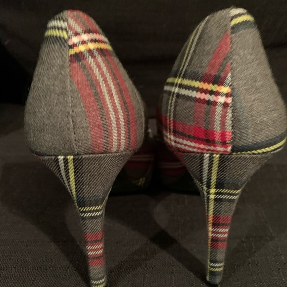 Plaid pumps - Picture 2 of 10